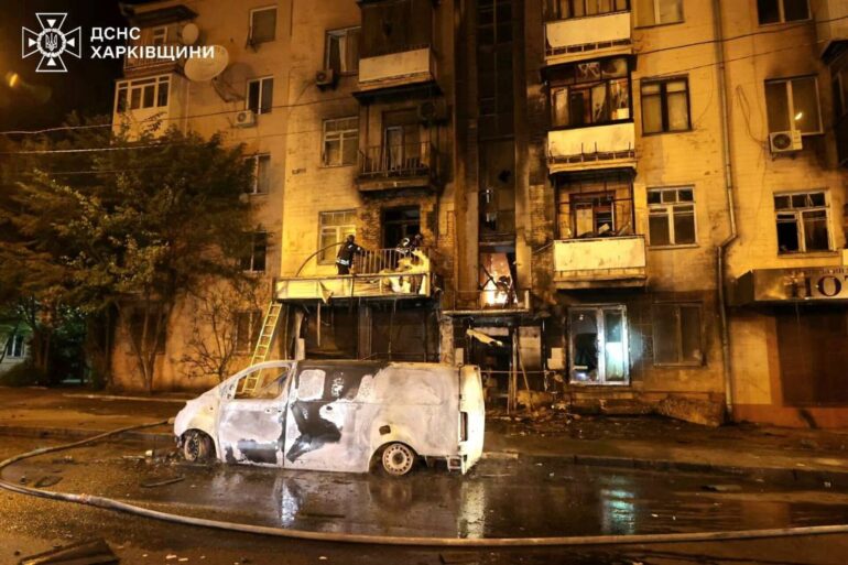 In der Großstadt Charkiw wurden nach Angaben örtlicher Behörden fast 50 Menschen bei russischen Angriffen verletzt.