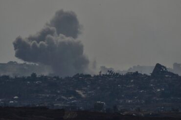 Israel hat erneut Dutzende Angriffe auf den Gazastreifen geflogen.
