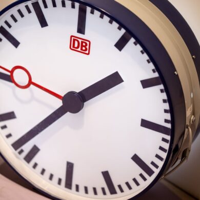 Immer wieder verliert die Bahn den Wettlauf mit der Zeit. (Archivbild)
