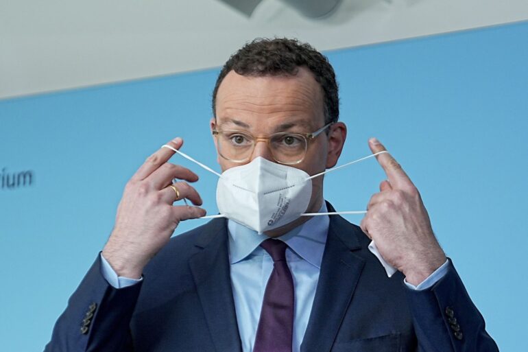 Unions-Fraktionschef Jens Spahn verteidigt seine Masken-Politik während der Pandemie. (Archivbild)