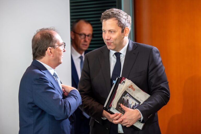 Bundesinnenminister Alexander Dobrindt (CSU) hat diese Woche erneut eine Reform ins Kabinett gebracht.
