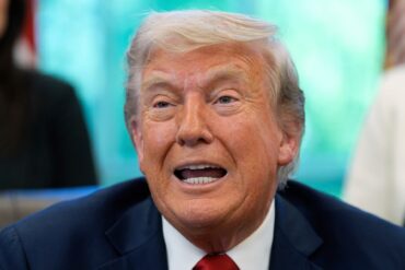 Donald Trump lässt kein gutes Haar an seinem Vorgänger. (Archivbild)