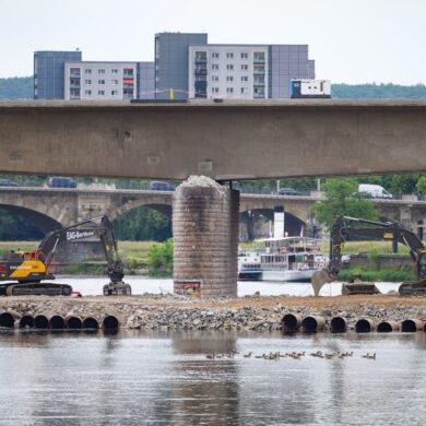 Brücken, Straßen, Energienetze: Die deutsche Infrastruktur soll mit Milliardenschulden modernisiert werden. (Archivbild)