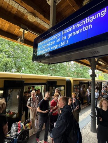 Der gesamte S-Bahn-Verkehr wurde am Abend eingestellt.