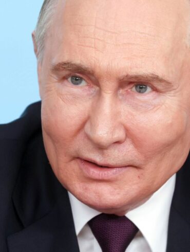 Der russische Präsident Wladimir Putin antwortet auf Fragen von Vertretern von Weltnachrichtenagenturen. (Archivbild)