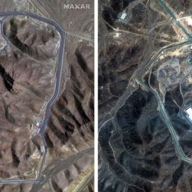Auf einer Satellitenaufnahme der Atomanlage Fordo sind (rechts) die vermutlichen Einschlaglöcher der US-Bomben zu erkennen.