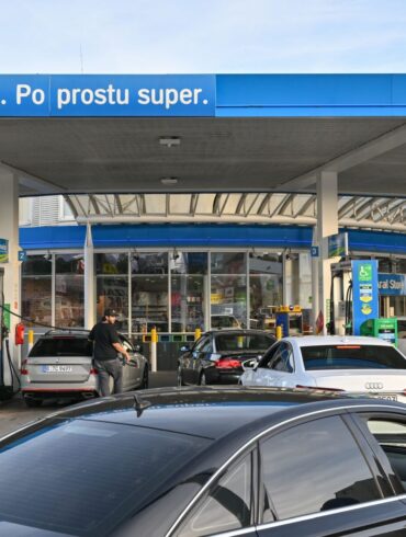 Eine polnische Tankstelle. In der Regel ist der Sprit dort deutlich billiger. (Archivbild)