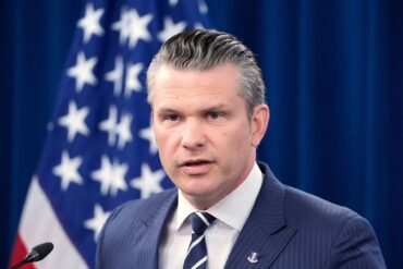 US-Verteidigungsminister Pete Hegseth spricht vom längsten Einsatz der Tarnkappenbomber seit 2001.
