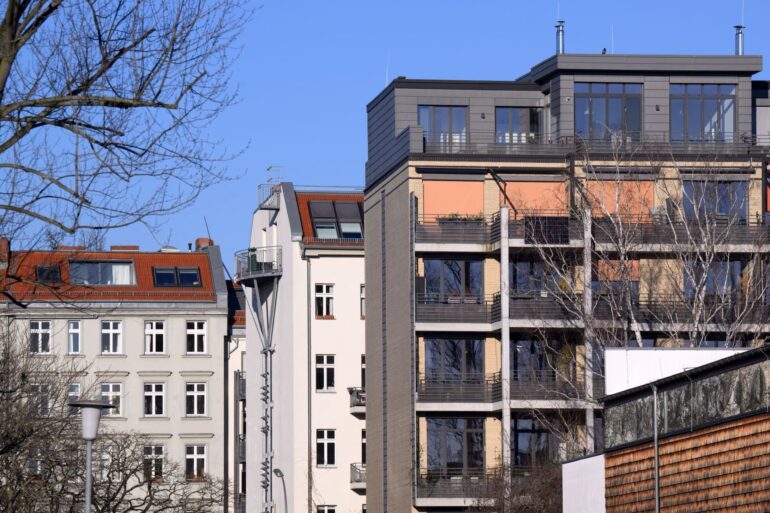 Die Mietpreisbremse gilt in Gegenden, die die jeweilige Landesregierung als Gebiet mit angespanntem Wohnungsmarkt bestimmt. (Symbolbild)