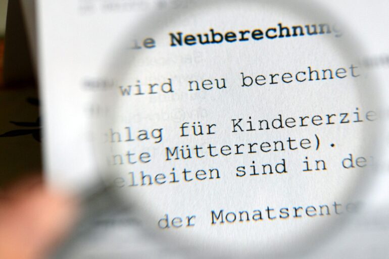 Bis die ausgeweitete Müterrente ausgezahlt wird, dauert es noch.
