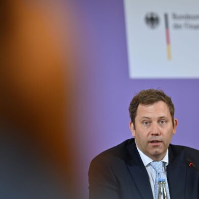 Vizekanzler Klingbeil nutzt die neuen Verschuldungsmöglichkeiten. (Archivbild)