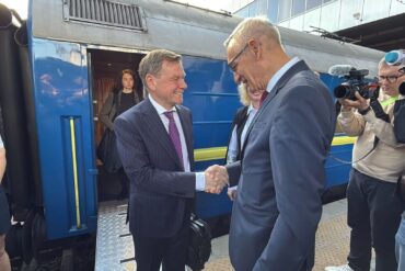 Begrüßung in Kiew: Außenminister Wadephul.