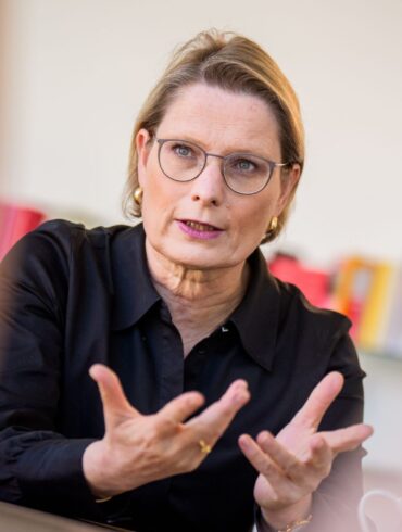 Auch aufgrund der vom Gericht gesetzten Frist ist die Neuregelung zur Vaterschaftsanfechtung die erste familienrechtliche Reform, die von der neuen Regierung auf den Weg gebracht wird.