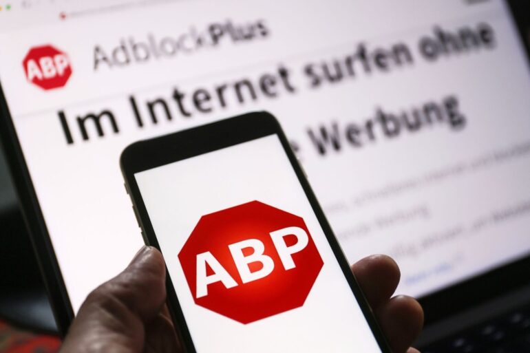 In dem Rechtsstreit geht es um einen Werbeblocker des Kölner Unternehmens Eyeo. (Archivbild)