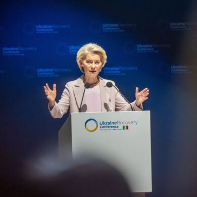 Mit dem Haushaltsplan legt die Behörde von Ursula von der Leyen grob fest, wofür die EU Geld ausgeben will - und wie viel. (Archivbild)