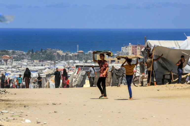 Menschen im Gazastreifen hoffen auf eine Waffenruhe.