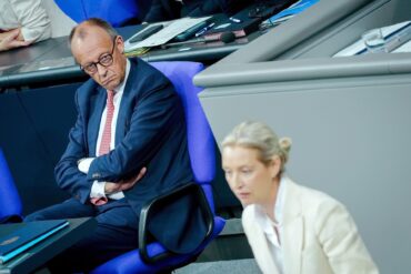 Merz und Weidel liefern sich einen heftigen Schlagabtausch.