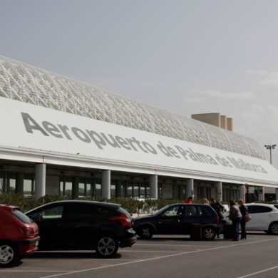 Bei der Evakuierung eines Flugzeugs in Palma de Mallorca wurden mehrere Menschen verletzt. (Archivfoto)