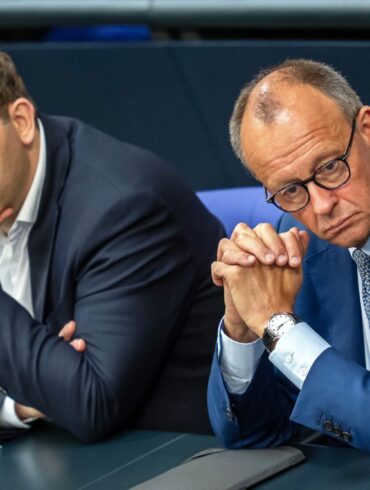 Für die Spitzen der schwarz-roten Koalition ist die Vertagung eine Schlappe.