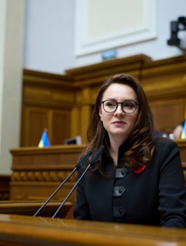 Julia Swyrydenko soll am Donnerstag zur neuen Regierungschefin der Ukraine bestimmt werden - zuvor stimmte das Parlament für den Rücktritt der alten Regierung. (Archivbild)