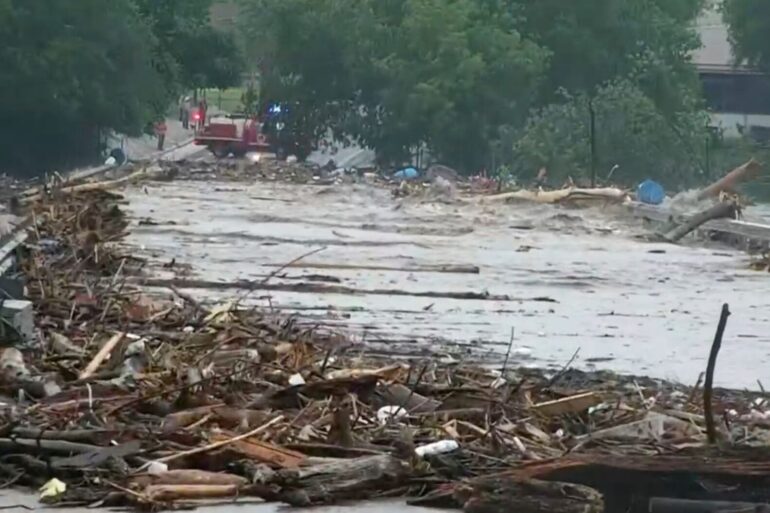 Die Polizeibehörde sprach von einem «katastrophalen Hochwasser».