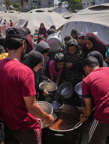 Berichten von UN-Organisationen zufolge hungern mittlerweile so gut wie alle Bewohner des Küstenstreifens.