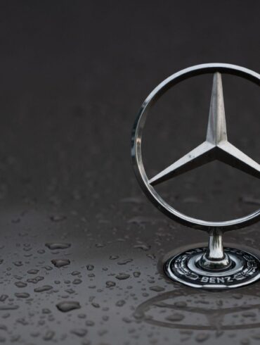 Mercedes-Benz: Deutlicher Gewinnrückgang. (Archivbild)