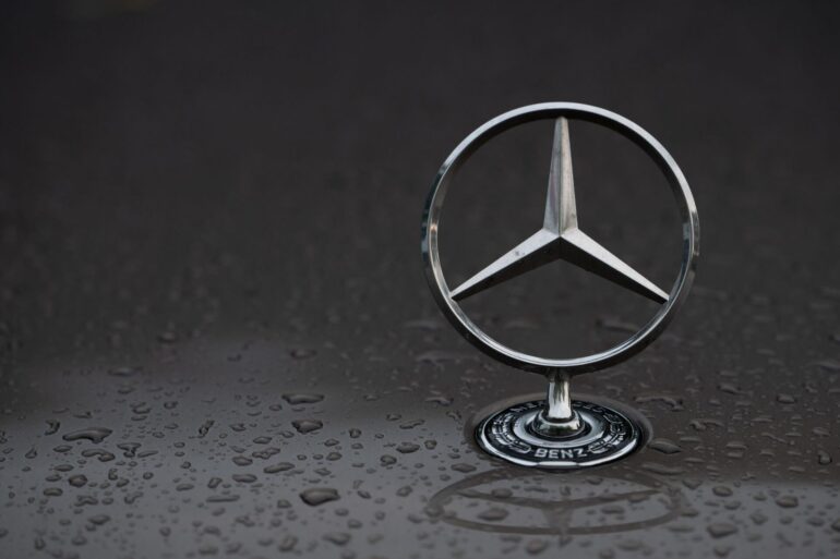 Mercedes-Benz: Deutlicher Gewinnrückgang. (Archivbild)