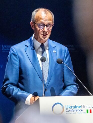 «Unsere Unterstützung für ihr Land ist unerschütterlich», verspricht Kanzler Friedrich Merz dem ukrainischen Präsidenten Wolodymyr Selenskyj.