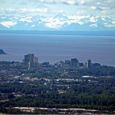 Die Stadt Anchorage ist Schauplatz eines Treffens zwischen US-Präsident Trump und dem russischen Präsidenten Putin.