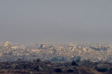 Zerstörung, Trümmer und Elend prägen rund 22 Monate nach Beginn des verheerenden Gaza-Kriegs das Bild in dem Küstenstreifen. (Archivbild)