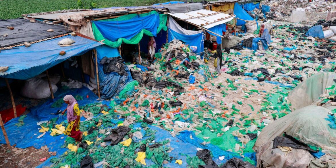 Viele Entwicklungsländer versinken mangels Recyclingmöglichkeiten in Plastikmüll. (Archivbild)