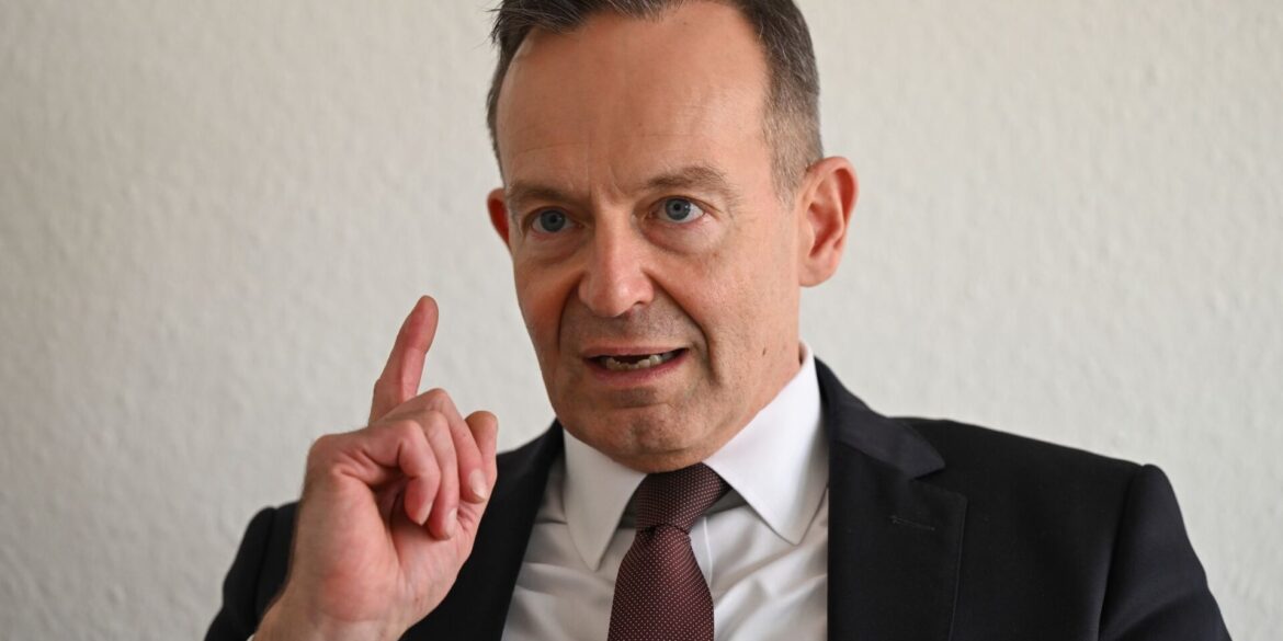 Der frühere Bundesverkehrsminister Wissing hat einen neuen Job in der Wirtschaft. (Archivbild)