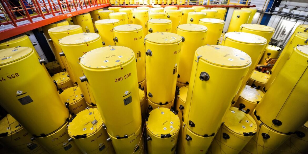 Um diesen Atommüll geht es. Er soll von Jülich ins 170 Kilometer entfernte Ahaus transportiert werden. (Archivbild)