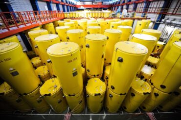 Um diesen Atommüll geht es. Er soll von Jülich ins 170 Kilometer entfernte Ahaus transportiert werden. (Archivbild)