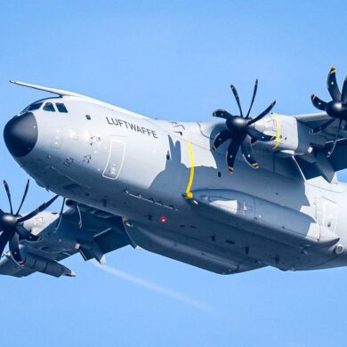 Transportflugzeuge wie dieses werfen die Hilfsgüter ab. (Archivbild)