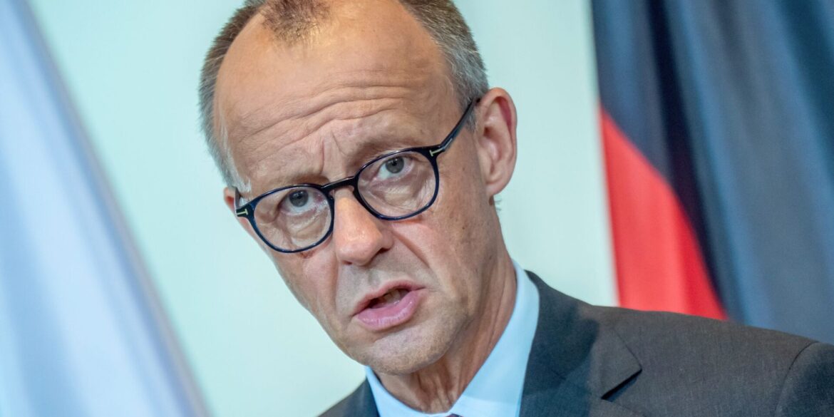 Kanzler Merz hält seine Entscheidung weiter für richtig. (Archivbild)