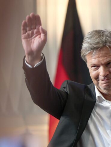 Robert Habeck, hier beim Abschied aus dem Bundeswirtschaftsministerium, verlässt nun auch den Bundestag.