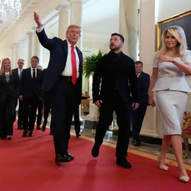 Trump sagt, er fand es «besser», wenn sich Selenskyj und Putin zunächst ohne ihn treffen.