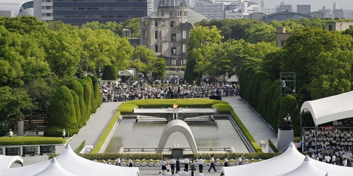 In der japanischen Stadt Hiroshima wurde der Opfer des Atombombenabwurfs vor 80 Jahren gedacht.