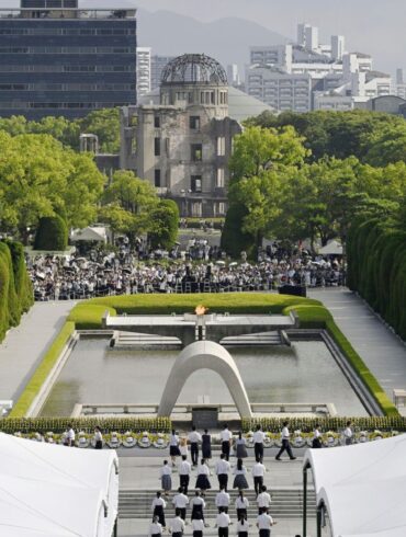 In der japanischen Stadt Hiroshima wurde der Opfer des Atombombenabwurfs vor 80 Jahren gedacht.
