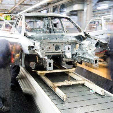 Die Arbeitslosenzahlen steigen in der Regel über den Sommer, weil Unternehmen vor den Ferien weniger einstellen und Ausbildungsverhältnisse enden. (Archivbild)