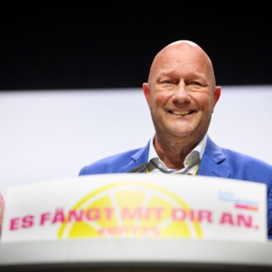 Thüringens Ex-Kurzzeitministerpräsident Thomas Kemmerich verlässt die FDP. (Archivbild)