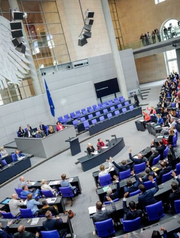 Union und SPD wollen die Regeln für den Bundestag reformieren. (Archivbild)