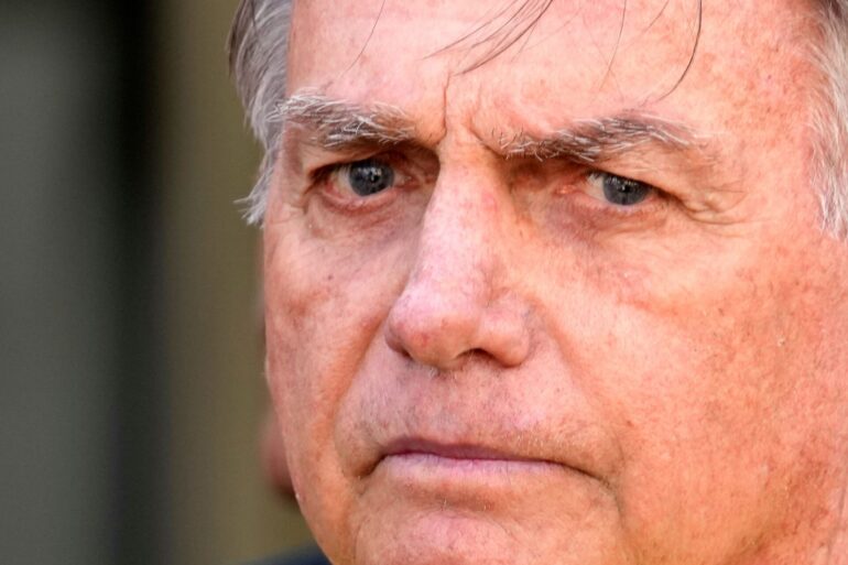 In Brasilien hat das Oberste Gericht mit der Urteilsfindung gegen den früheren Präsidenten Jair Bolsonaro begonnen. (Archivbild)