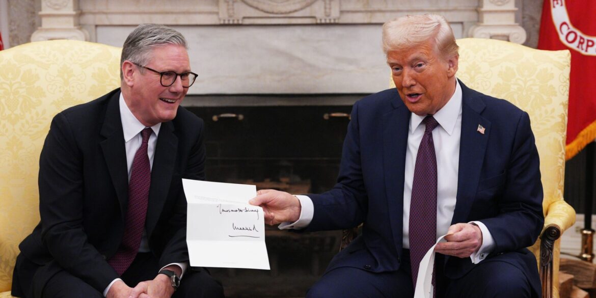 Der britische Premier Starmer überreichte US-Präsident Trump die Einladung zum Staatsbesuch bei einem Besuch im Weißen Haus. (Archivfoto)