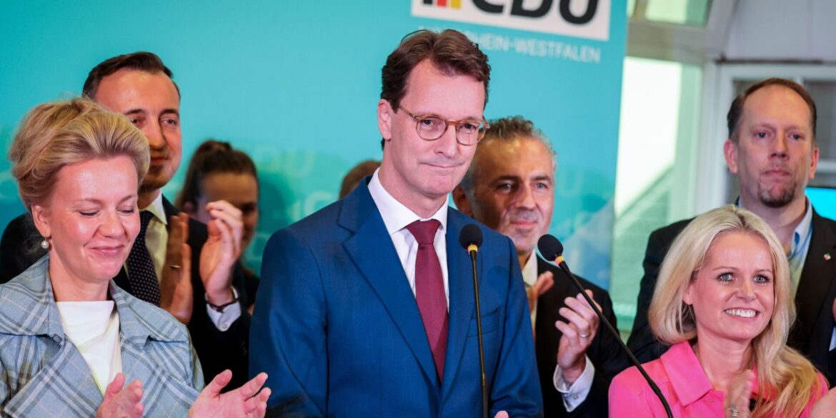 NRW-Ministerpräsident Hendrik Wüst (CDU) hat sich besorgt angesichts des starken Abschneidens der AfD geäußert, aber auch das Abschneiden der CDU gelobt.