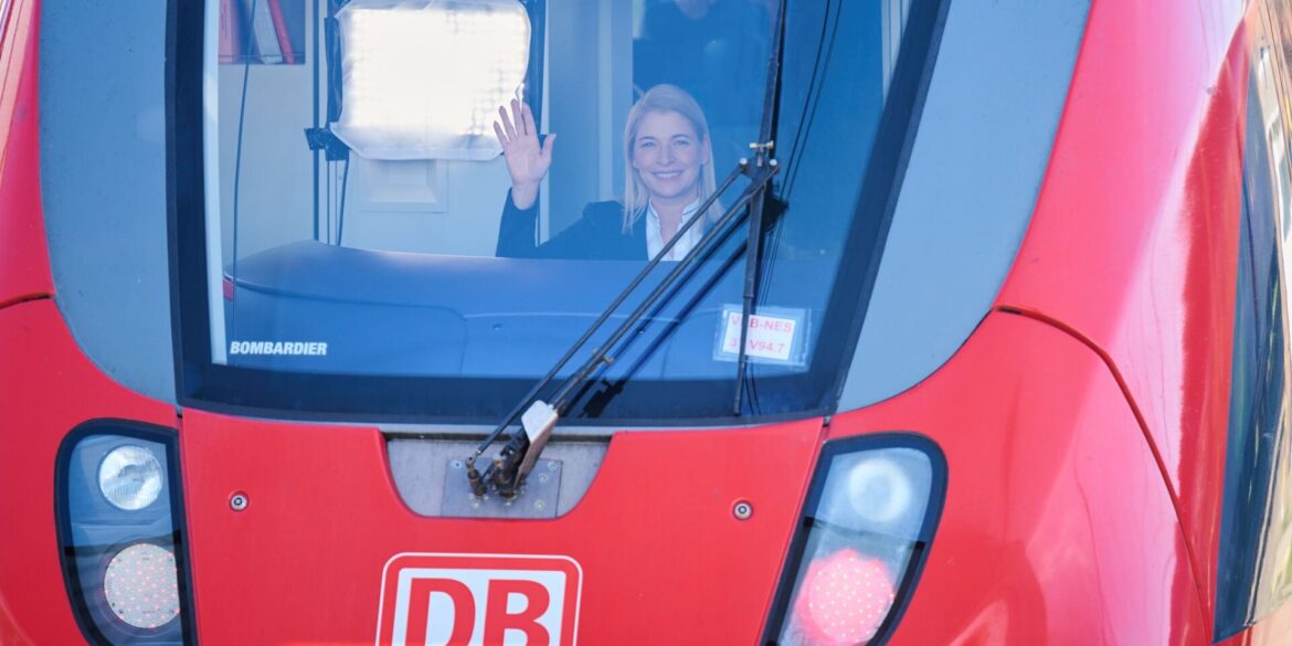 Die designierte neue Bahnchefin hat vor einigen Monaten selbst einen Lokführerschein absolviert.