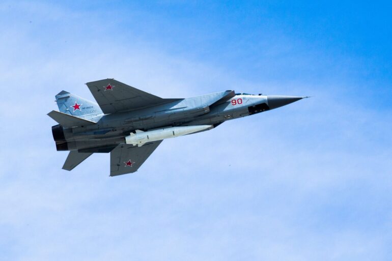 Die neue Botschaft der Nato ist klar: Russische Piloten gehen ein großes Risiko ein, wenn sie noch einmal alliierten Luftraum verletzten. (Archivbild)
