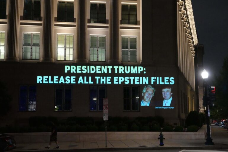In den vergangenen Monaten gab es viel Druck auf den US-Präsidenten, die Epstein-Akten offenzulegen. (Archivbild)